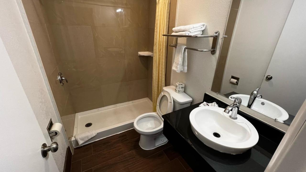 New American Inn & Suites Orange Extérieur photo