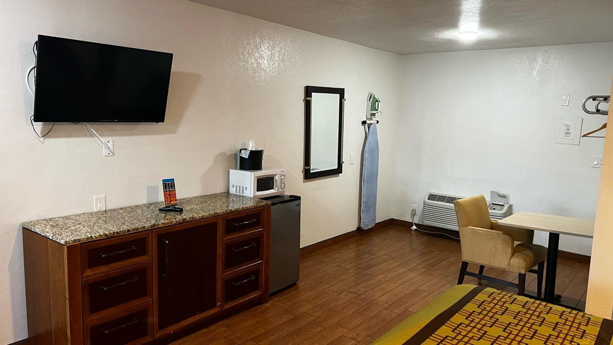 New American Inn & Suites Orange Extérieur photo